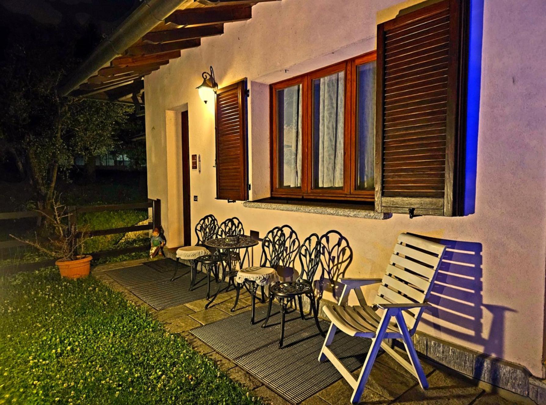 B&B Margot Albavilla Exterior photo